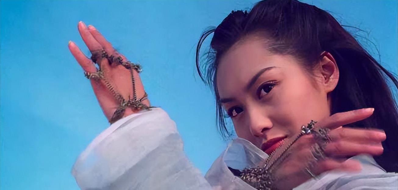 张敏 23岁张敏遇上24岁周慧敏,这10位女星的20几岁,美得不可一世