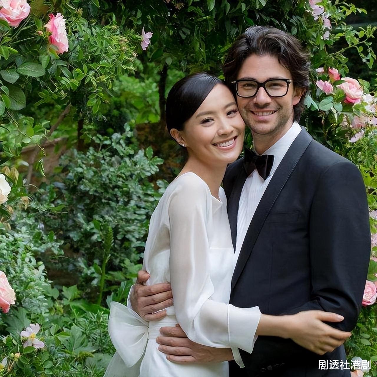 陈法拉|事业家庭两不误!40岁陈法拉罕见曝光女儿近照,新作女仆造型吸睛