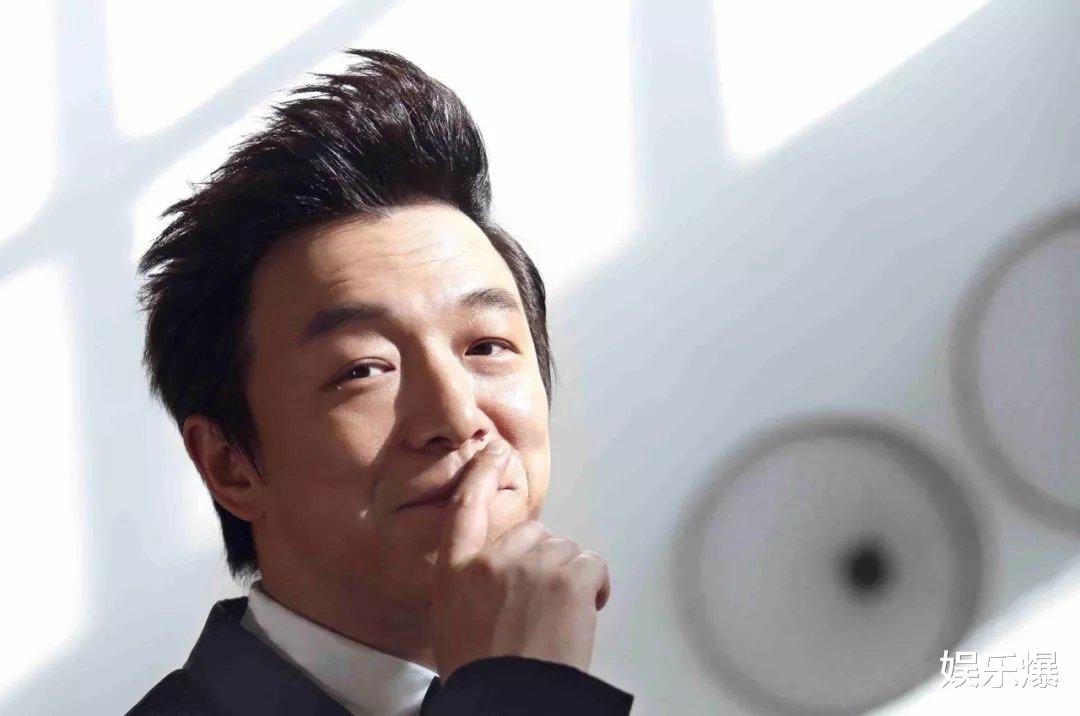 姐姐|电影《热烈》正式官宣，王一博搭档黄渤演喜剧，概念海报有亮点