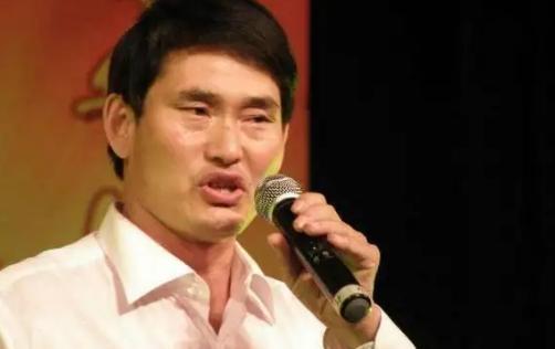 朱之文|大衣哥让小伟当兵，陈萌喜提“军嫂”头衔？网友：部队不收废品