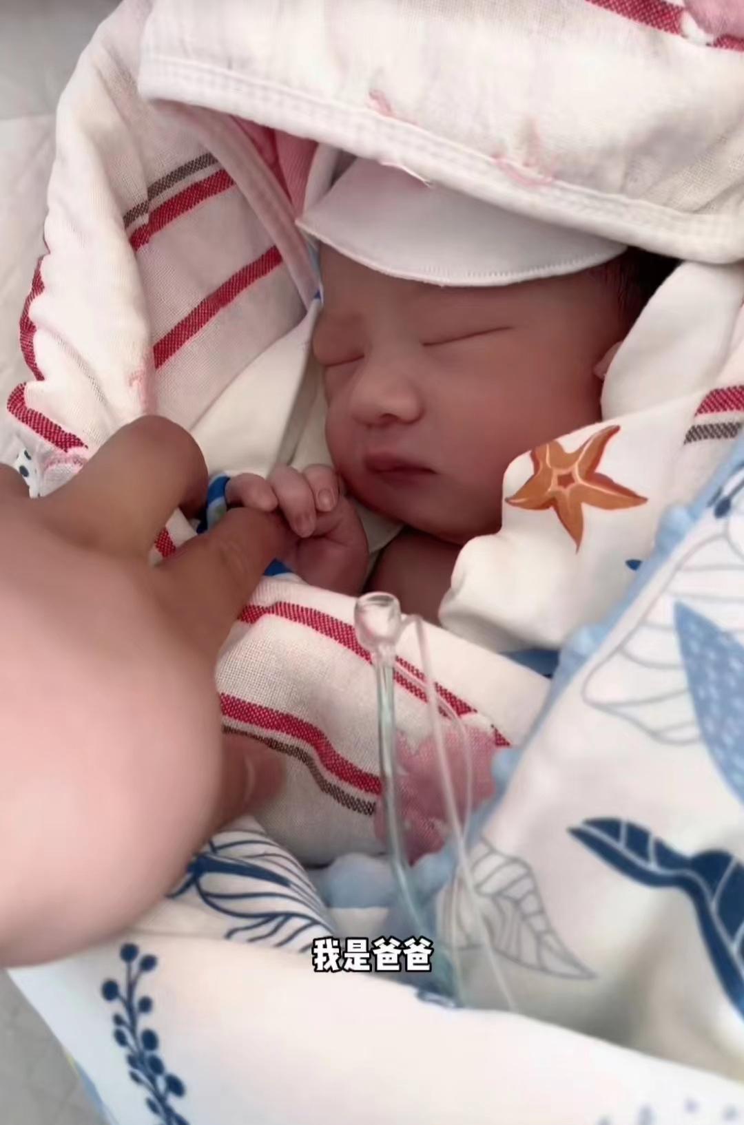 |田静一家再迎大喜讯！田新豪荣升父亲，晒婴儿照向网友报喜
