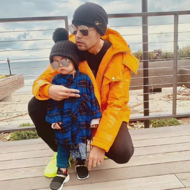 周杰伦|昆凌曝三胎的秘密,原因叫人笑掉下巴,周杰伦被歌迷的祝福声淹没