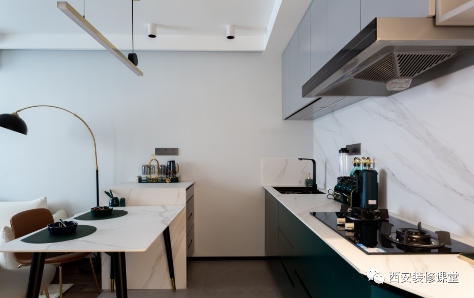 60㎡一室一厅,两人住大胆改造