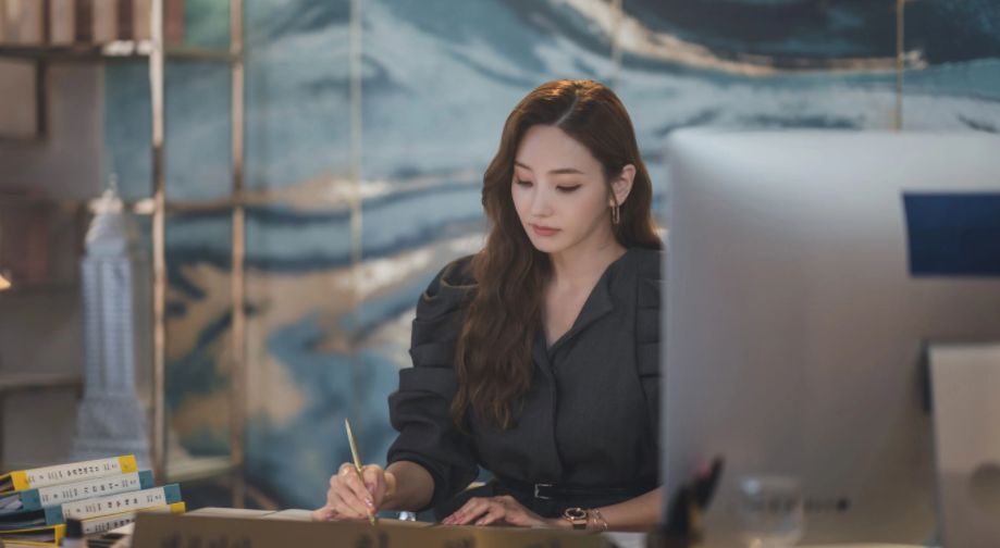 宋慧乔|41岁韩彩英复出，整容后遗症明显，新剧《赞助人》经不起推敲