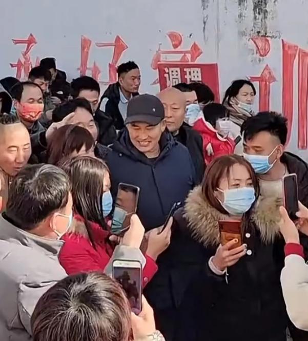 朱之文|朱楼村媒体人自述：拍大衣哥不如送外卖，有人闻风而来，有人离开