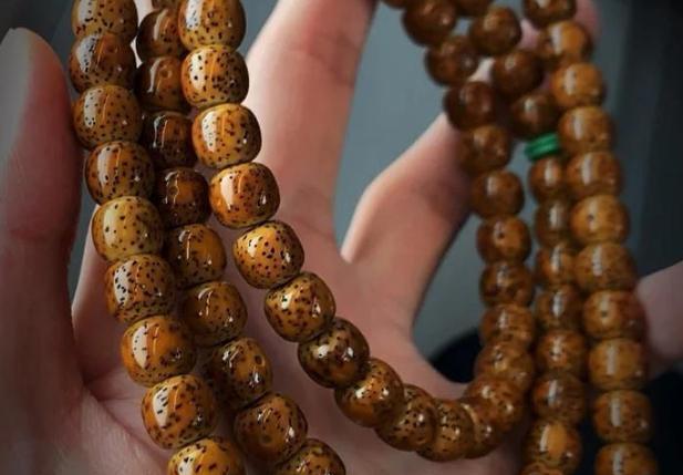 钻石|2022年文玩圈价格跌幅榜单!千万别再高价买入了,都是血和泪啊!