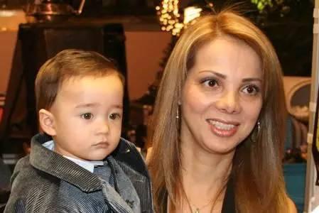 成龙|能让成龙大喊辛苦的“最佳宝宝”,马修怎么样了?不当明星不进圈