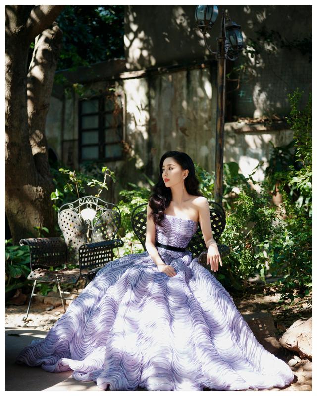 倪妮|给金鸡奖红毯上最惊艳的18位女星排个名：倪妮第2，关晓彤垫底了