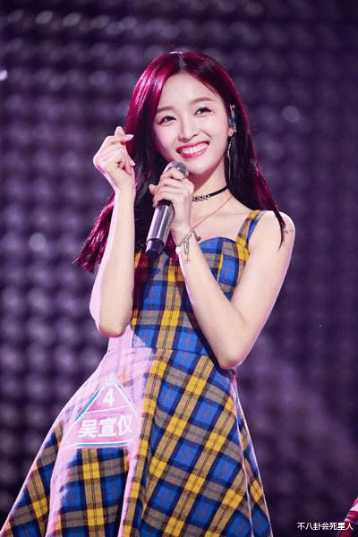 吴宣仪|这牙没救了！吴宣仪新照撞脸林妙可，发腮牙齿外露，嘴巴闭不上