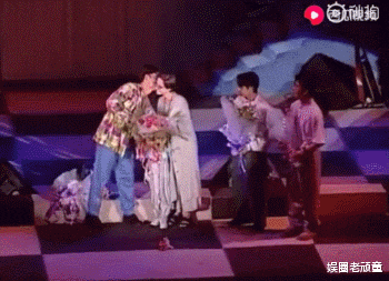 周华健|周华健与儿子同框，因长得太成熟，一时竟分不清谁是儿子谁是爹