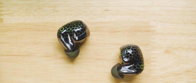 折叠屏|FiiTiiHiFiPodsANCTWS耳塞评测:良好的音质和精美的设计