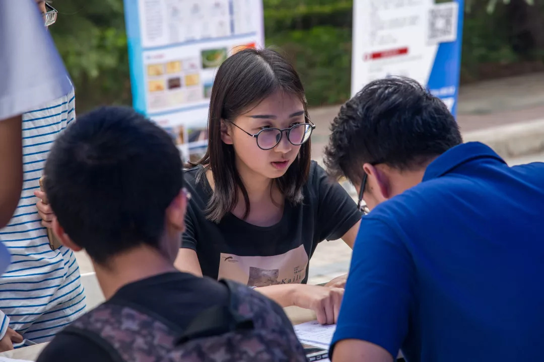 大庆|“大学生怎么就不值7000块了?”求职被怼,网友:这个HR就是嫉妒