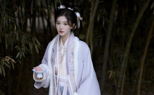 被穿汉服的孔雪儿"圈粉"了!