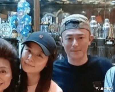 明星素颜|18位中老年女星素颜照曝光，谁冻龄谁老了一目了然