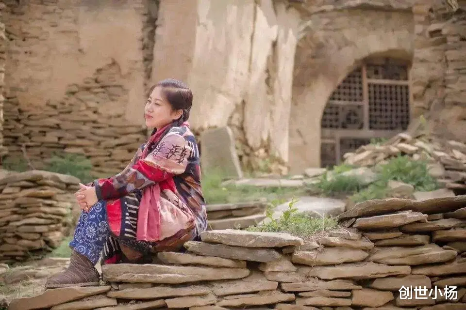 明星|为了当明星，被骗40万，负债120万，农村出来的崔苗如今怎样了？