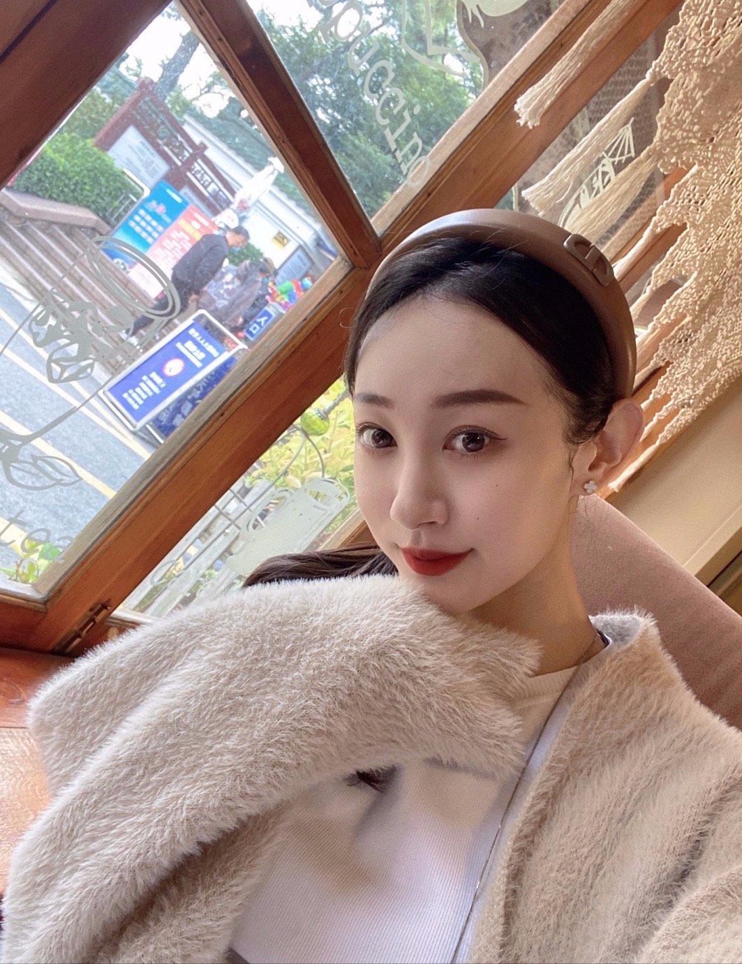 春晚|春晚《只此青绿》领舞小姐姐火了!纤细身姿惹人羡,生活中好软萌