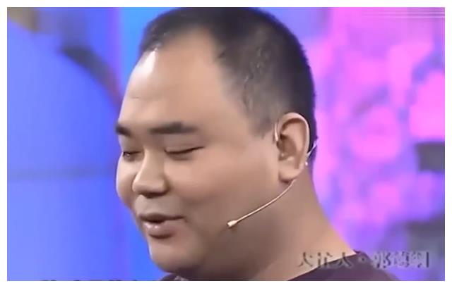 侯震|替老郭讽刺退社叛徒，沉迷游戏忘记报幕，侯震在德云社到底啥地位