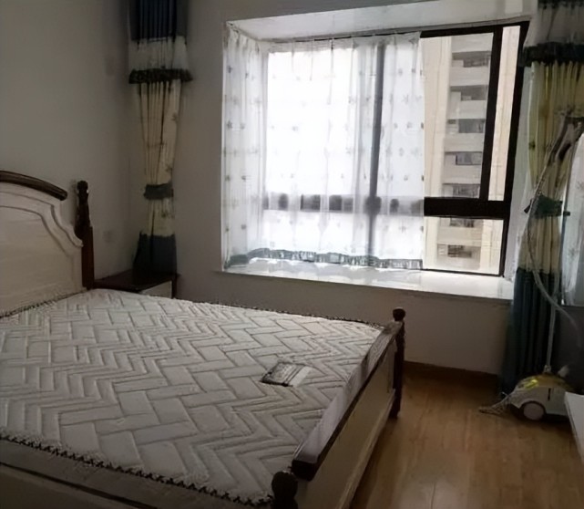 婆婆参观我们装修的新房，却说像是坟墓房，真是气死人