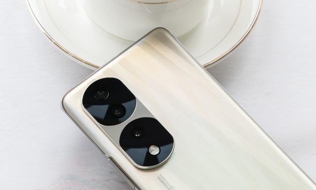 华为荣耀|荣耀80Pro+展露锋芒,安排16+512GB大存储,高端梦成了