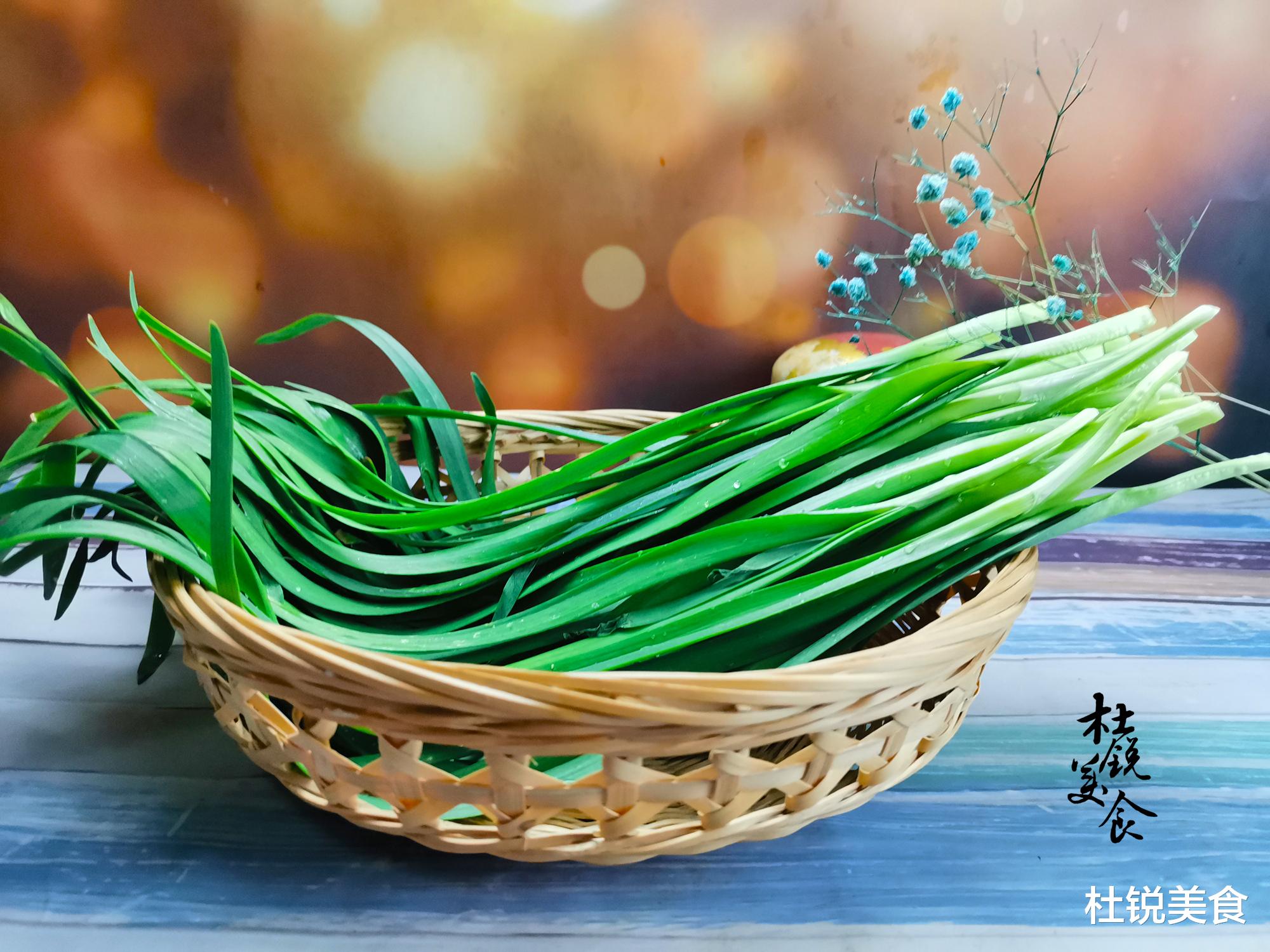 平底鞋 岳云鹏晒新年愿望，希望孙越减重100斤，网友：9种刮油食材要多吃