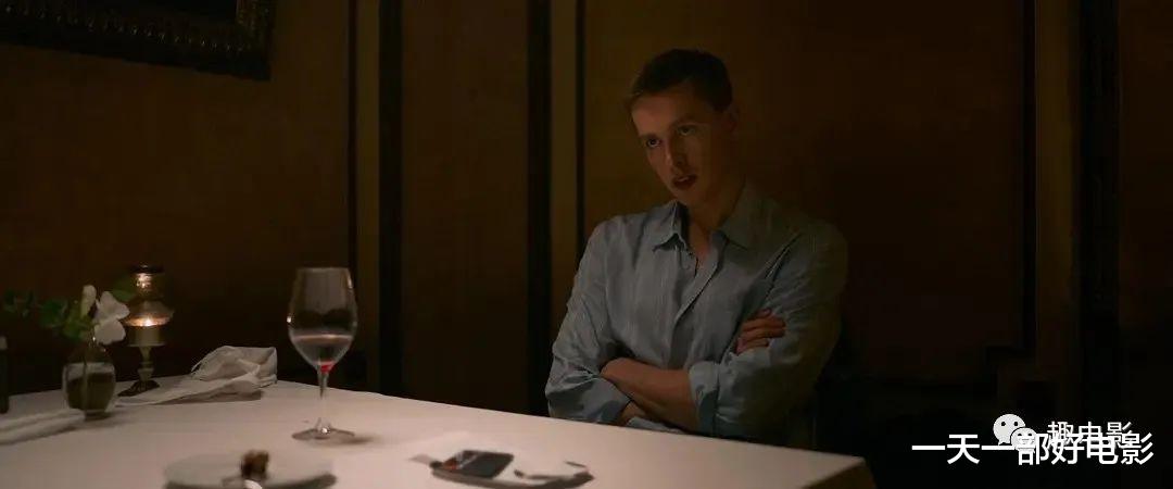 张小泉|比黄渤敢拍、比国产大胆,戛纳最佳影片《悲情三角》