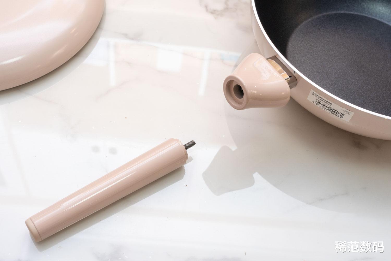 三禾多功能轻羽锅体验:健康不粘锅里的颜值担当