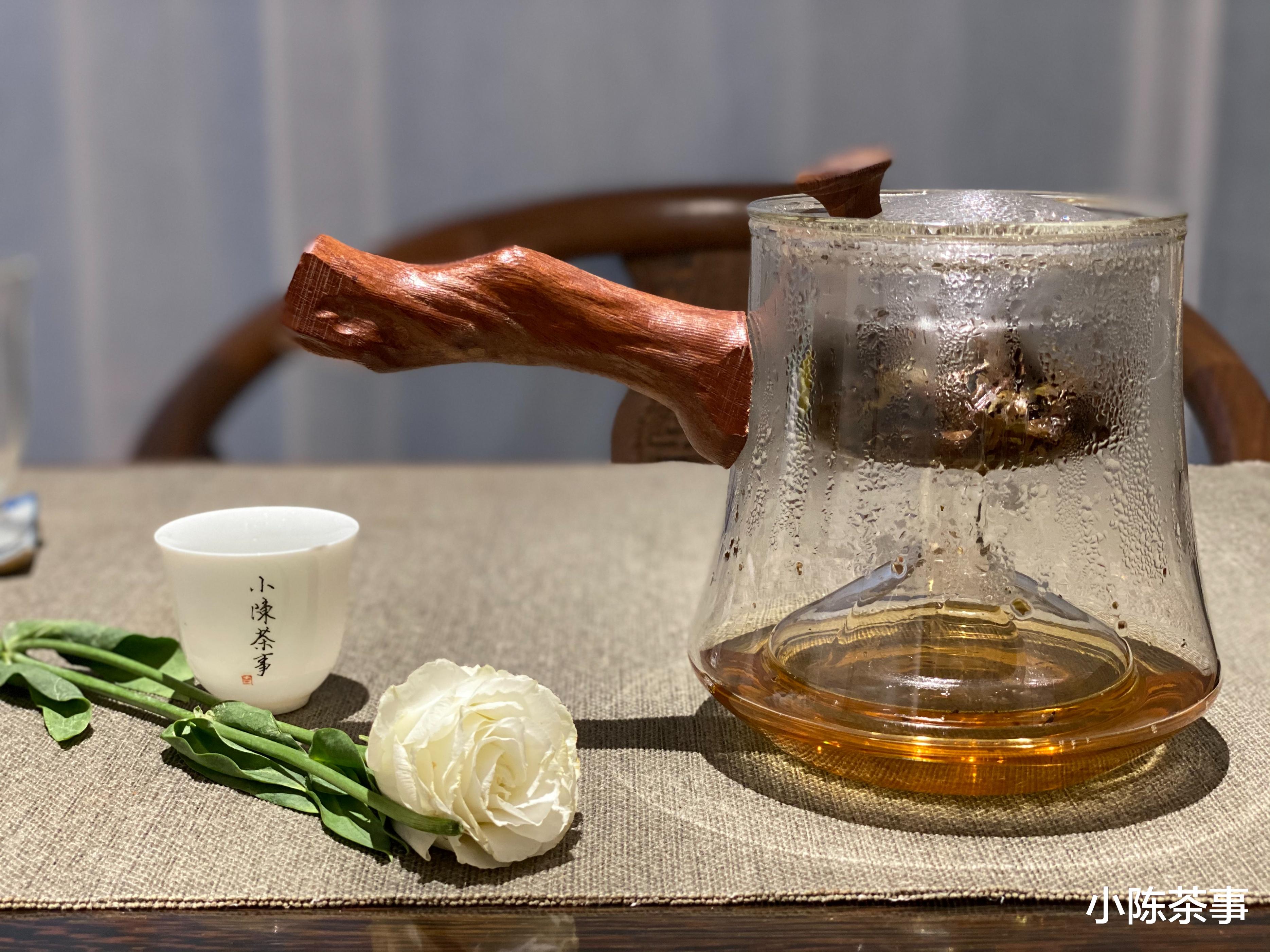 一样的老白茶，“蒸茶”和“煮茶”有什么区别？一文让你不再纠结