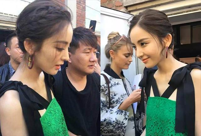 张新成|古力娜扎穿露肩装亮相，和粉丝合影诚意十足，笑容满面平易近人