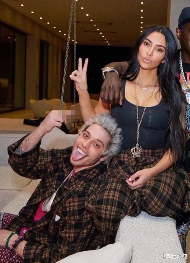 金·卡戴珊|“美国最大名媛家族”的复杂情史，离婚6个月4次恋情曝光