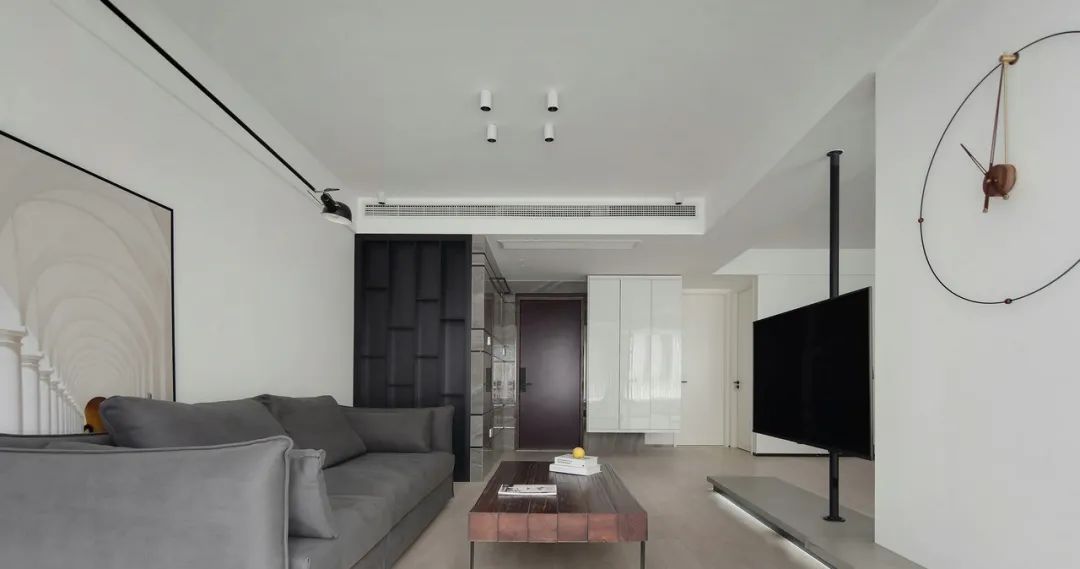 120m2纯白极简风 ：互换空间+极致通透，这个家变大不止一倍！