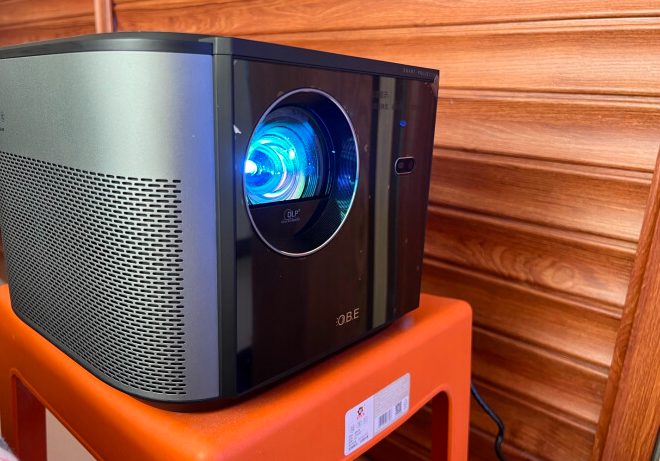 投影仪|目前最好的投影仪，这款可以变焦的投影仪X11值得了解