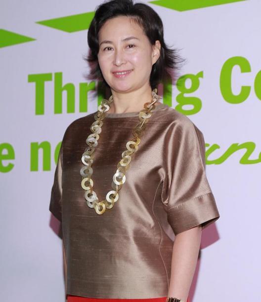 豪门|深扒豪门联姻，七匹狼“娶”特步，茶叶太子娶安踏千金