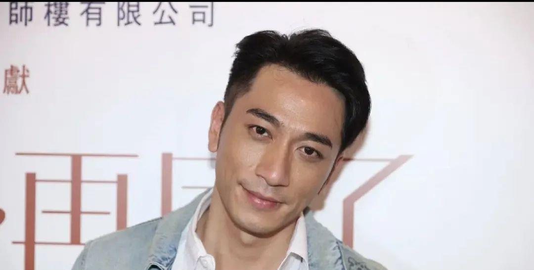 吴卓羲|43岁吴卓羲状态依旧，参加披荆斩棘的哥哥，路透状态好