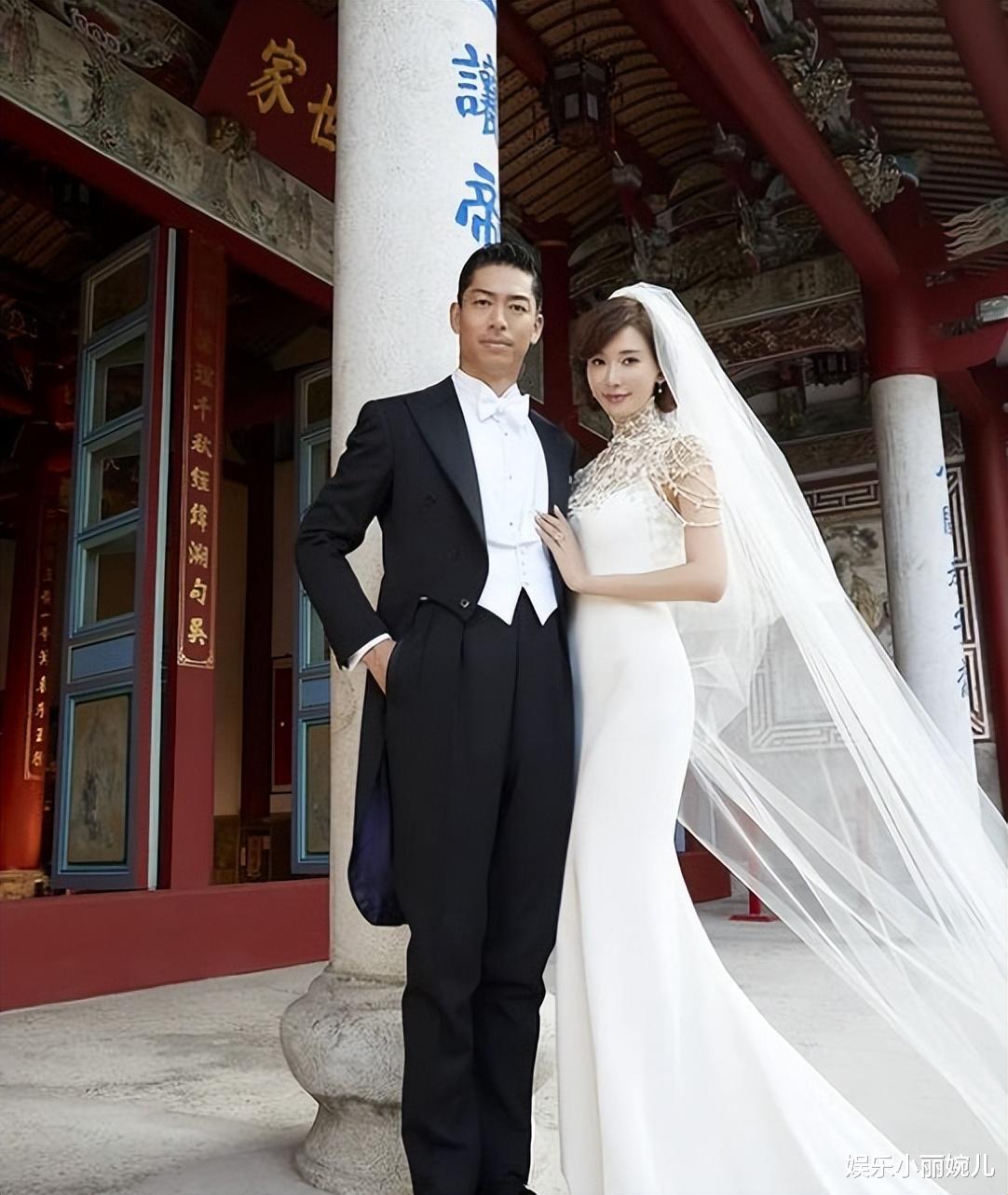 黄子佼|结婚三周年，林志玲秀出一家三口全家福照片