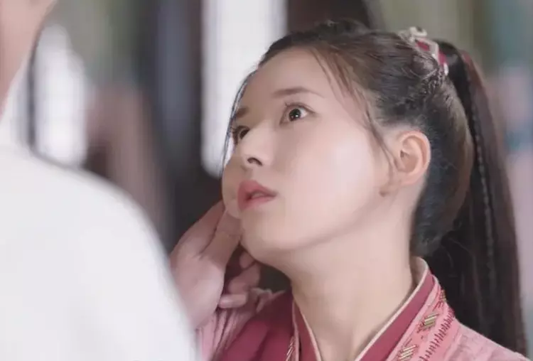 赵露思|被于正看好的女主，如今被配角碾压，口碑崩塌