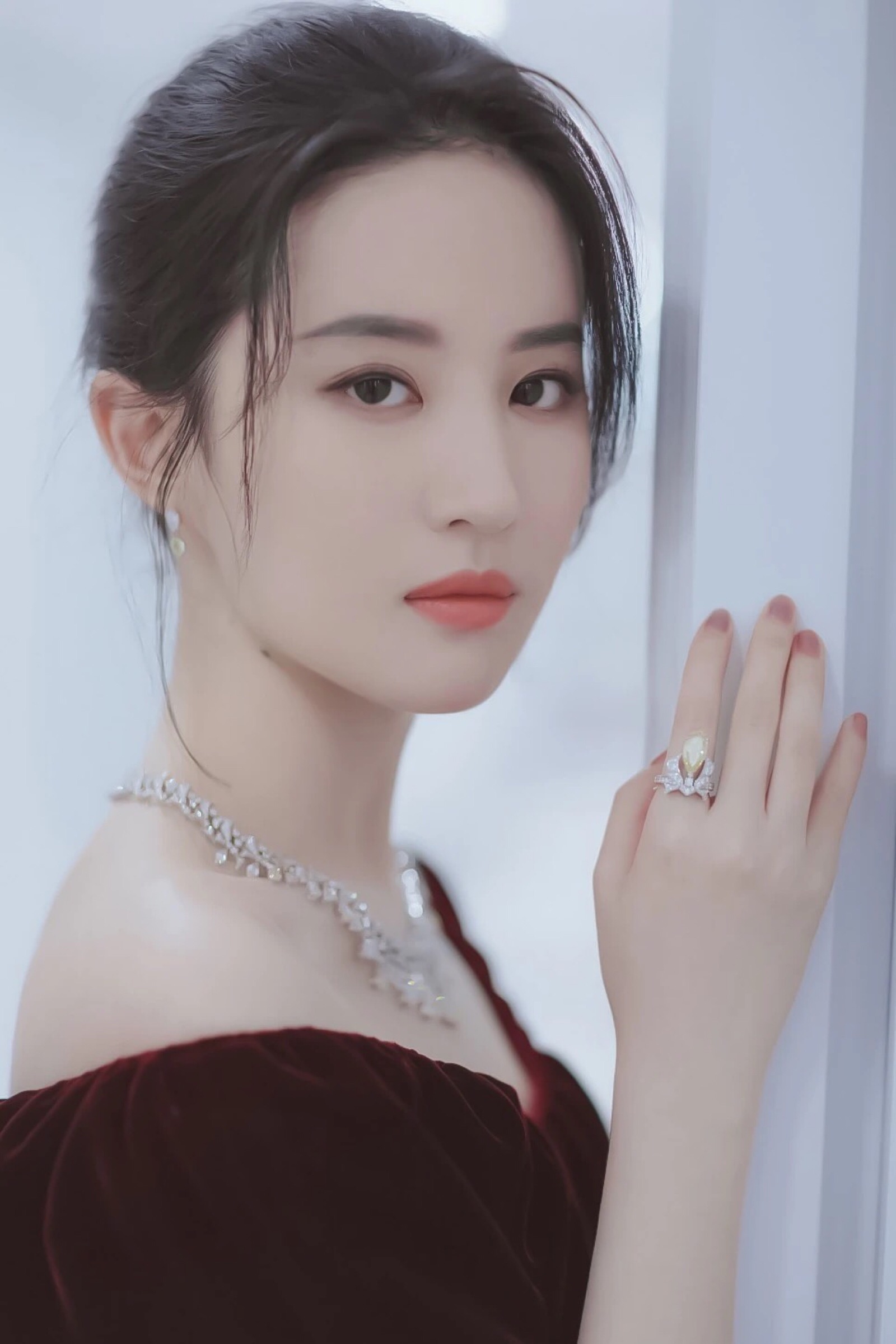 毛宁|明星那些众所周知的本名，任嘉伦的艺名和本名各火各的