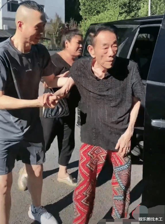 李沁|曝90岁杨少华生命进入倒计时!表情呆饭靠喂,失去咀嚼力情况危险