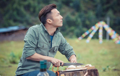 李亚鹏|一代男神,一身衬衫 西装赢6任女友,现欠4000万为钱下跪