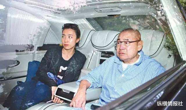 刘銮雄|腿上一条裤子20万,妻子买个包包花上百万,两人却没有捐钱给香港