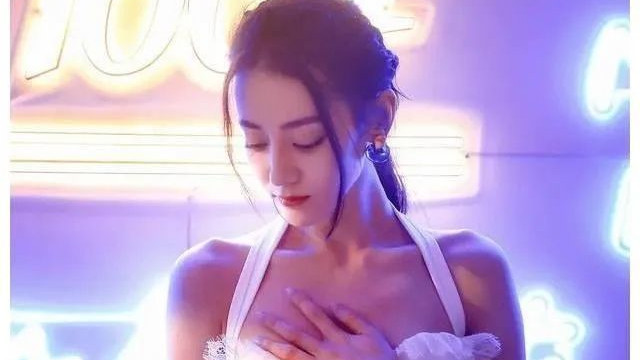 明星 这女明星不是健身，是换头！