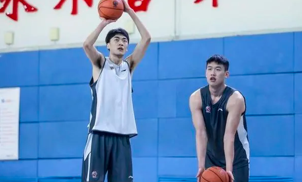 吉林男篮|辽吉一家亲！曝辽篮2内线新星将免费加盟吉林，李洪庆算盘打得精