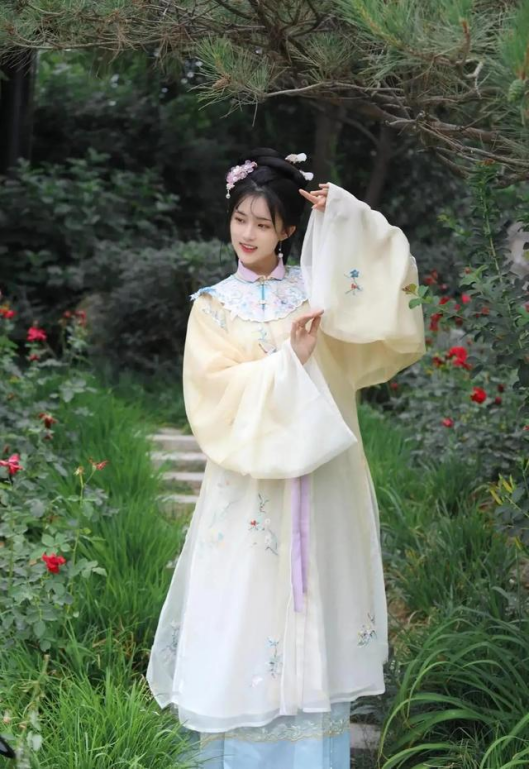 从1.9亿到101.6亿,汉服成了新的致富密码?