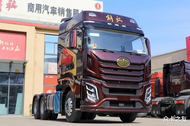 买不起解放J7就看它,平地板+宽卧铺,560马力带12挡AMT