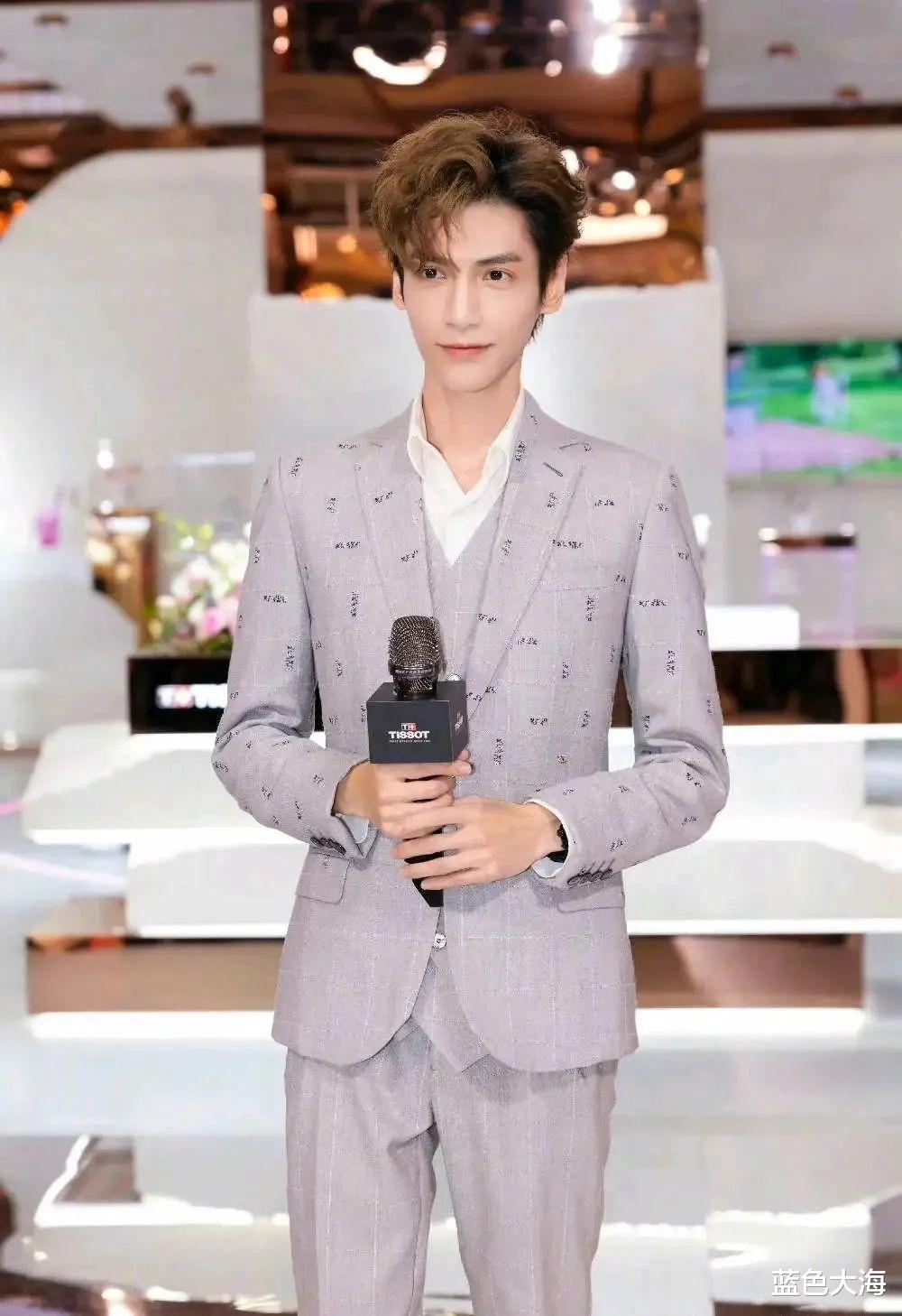 滤镜|十级磨皮滤镜,粉丝闭眼吹嘘纯欲!这样诈骗观众,看完都笑出声了