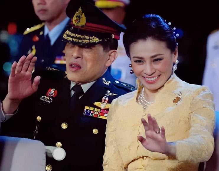 提帮功回国营业出席活动，接替帕公主面对镜头，储妃或将捏一把汗