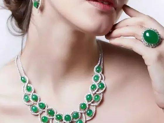 博物馆|翡翠界的“堵”你都知道吗?赌对了的话,身价立马翻倍