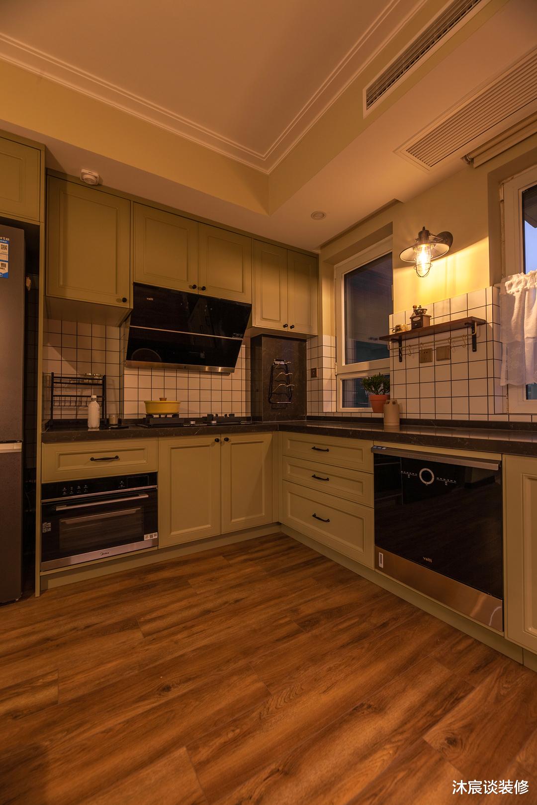 清华学霸晒出新房，室内温馨又复古，没有半点俗气，氛围太治愈了