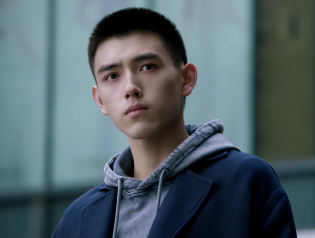 点燃我|《点燃我，温暖你》剧情共情力强，主角的颜值也很耐打，但演技不行