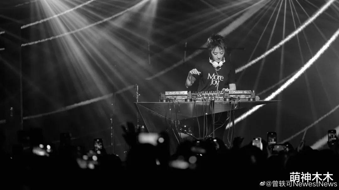 曾轶可|曾轶可被维权!3小时演出迟到半小时打碟1小时,观众现场大喊退钱