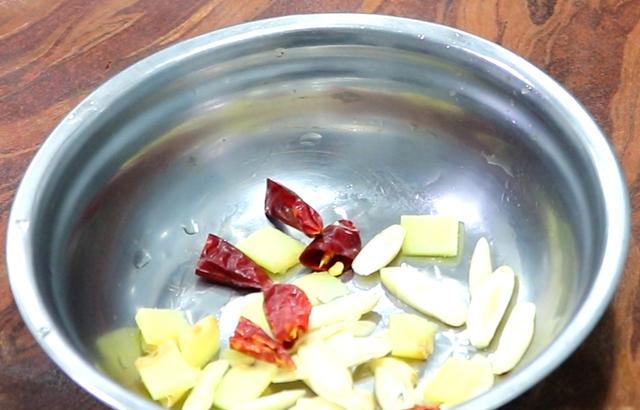 明日小满，饮食有讲究，“食2肉，吃3瓜2豆，忌2事”，整夏不受苦